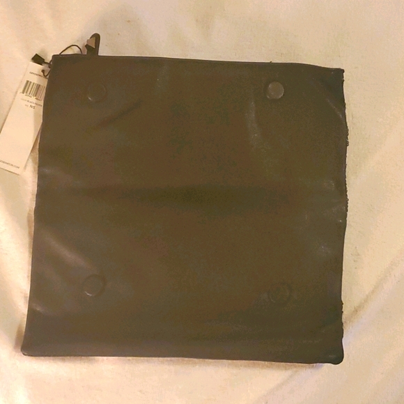 NWT BCBG Black/Silver Sequined Clutch - Picture 7 of 7